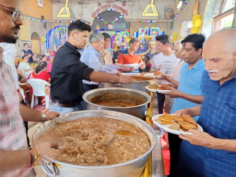 इकरार अहमद.....गांधी आश्रम स्थित भगवान परशुराम मंदिर में स्थापना दिवस कार्यक्रम धार्मिक गाती मह