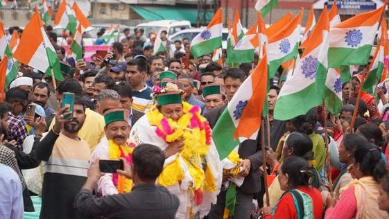 रिकांगपिओ में अंतर्राष्ट्रीय मजदूर दिवस पर आयोजित कार्यक्रम में सांस्कृतिक कार्यक्रम पेश करते क रिकांगपिओ में अंतर्राष्ट्रीय मजदूर दिवस पर आयोजित कार्यक्रम में सांस्कृतिक कार्यक्रम पेश करते क