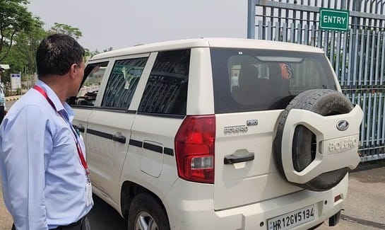 02सीटीके31....आईएमटी स्थित एक निजी में घूमता तेंदुआ सीसीटीवी में कैद। स्रोत:सीसीटीवी फुटेज 02सीटीके31....आईएमटी स्थित एक निजी में घूमता तेंदुआ सीसीटीवी में कैद। स्रोत:सीसीटीवी फुटेज