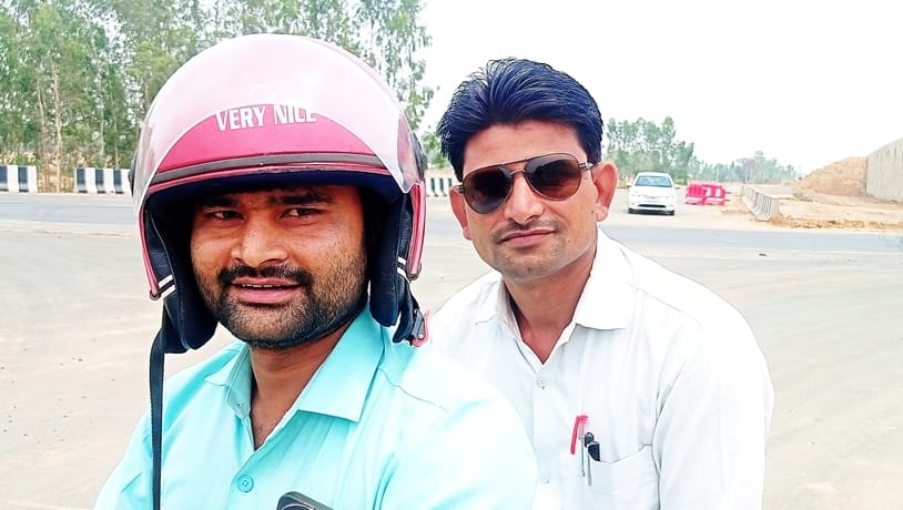 जलालाबाद में हवाई पट्टी से रवाना होता वायु सेना का ट्रक। संवाद जलालाबाद में हवाई पट्टी से रवाना होता वायु सेना का ट्रक। संवाद