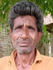 सिंगथरा गांव में बिजली को लेकर प्रदर्शन करते लोग। संवाद सिंगथरा गांव में बिजली को लेकर प्रदर्शन करते लोग। संवाद