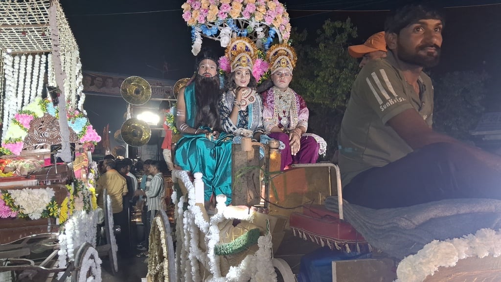 सिकंदराबाद भगवान परशुराम की शोभायात्रा में शामिल झांकी। संवाद