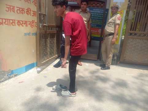 04jjrp14- शहीद रमेश कुमार राजकीय माडल संस्कृति स्कूल से परीक्षा देने के बाद बाहर आते परीक्षार्थ 04jjrp14- शहीद रमेश कुमार राजकीय माडल संस्कृति स्कूल से परीक्षा देने के बाद बाहर आते परीक्षार्थ