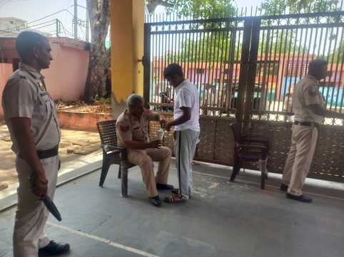 04jjrp14- शहीद रमेश कुमार राजकीय माडल संस्कृति स्कूल से परीक्षा देने के बाद बाहर आते परीक्षार्थ 04jjrp14- शहीद रमेश कुमार राजकीय माडल संस्कृति स्कूल से परीक्षा देने के बाद बाहर आते परीक्षार्थ