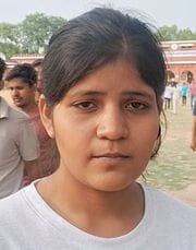 एसके कॉलेज परीक्षा केंद्र पर चस्पा लिस्ट में अपना कक्ष देखते परीक्षार्थी। संवाद एसके कॉलेज परीक्षा केंद्र पर चस्पा लिस्ट में अपना कक्ष देखते परीक्षार्थी। संवाद