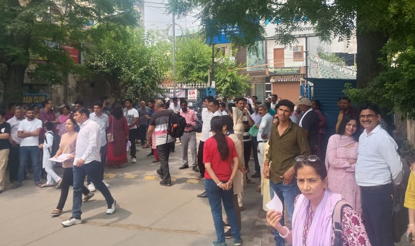 फोटो 25- सोनीपत के मॉडल टाउन स्थित राजकीय माडल संस्कृति विद्यालय में नीट यूजी की परीक्षा को लेक