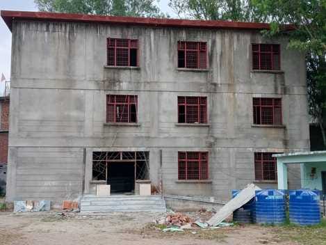 तलाई स्कूल का गेट। संवाद तलाई स्कूल का गेट। संवाद