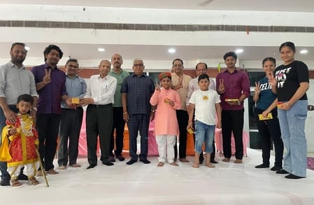 फोटो 12- सोनीपत के अग्रसेन भवन में देशभक्ति पर कार्यक्रम व कविता पाठ प्रस्तुत करने वाले बच्चों 