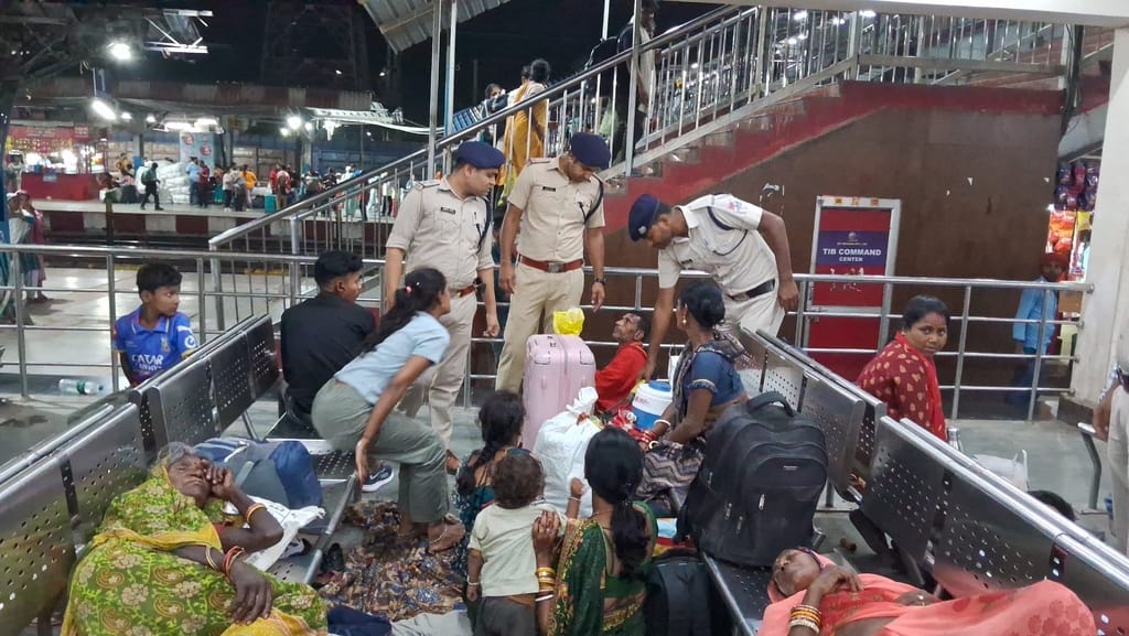 रेल पुलिस अलर्ट रेल पुलिस अलर्ट