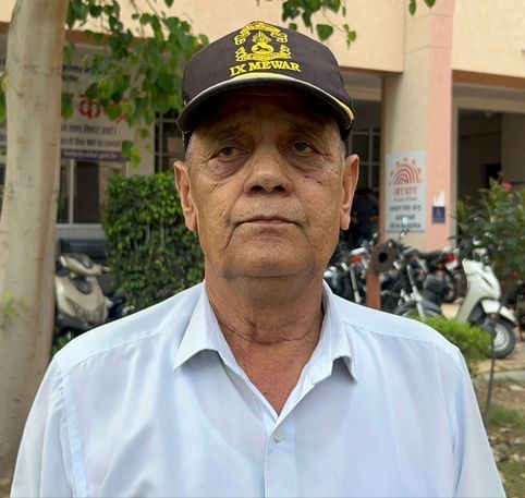 07सीटीके44 सिलकराम, पूर्व सैनिक।