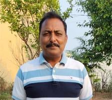 अंबाला छावनी की डिफेंस कॉलोनी में आप्रेशन सिंदूर की कामयाबी पर मुंह मीठा करते पूर्व सैनिक। संवा