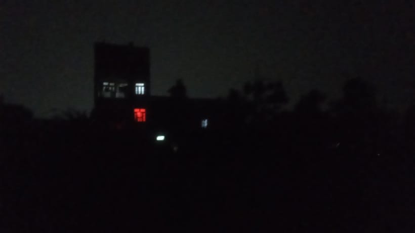 पुलिस लाइन में मॉक ड्रिल करते पुलिसकर्मी। संवाद