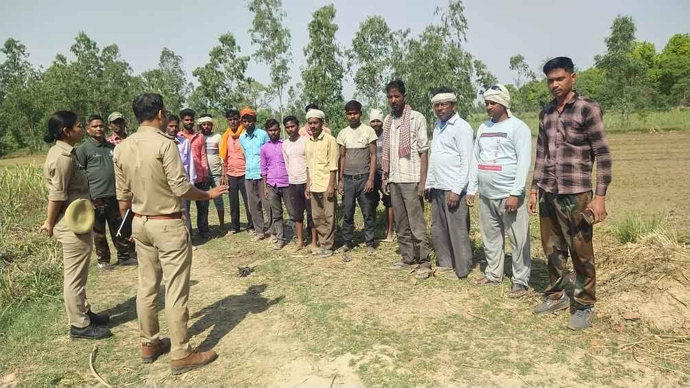 इंडो नेपाल बॉर्डर क्षेत्र में मौजूद पुलिस फोर्स। संवाद