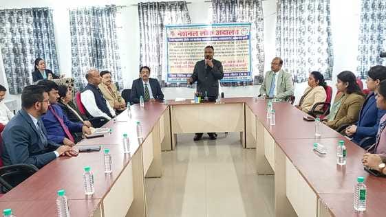 जिला न्यायालय परिसर में नेशनल लोक अदालत आयोजित