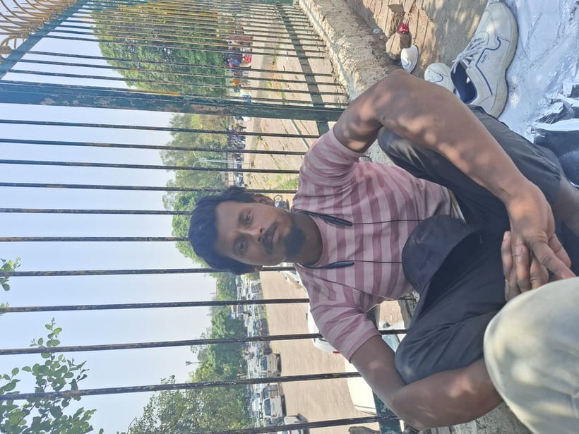 रविवार को प्रवासी मजदूरों की संख्या घटी तो खाली नजर आया रेलवे स्टेशन । अमर उजाला रविवार को प्रवासी मजदूरों की संख्या घटी तो खाली नजर आया रेलवे स्टेशन । अमर उजाला
