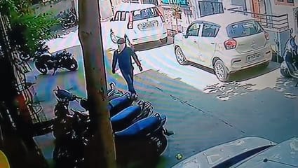 बाइक चोरी का cctv फुटेज