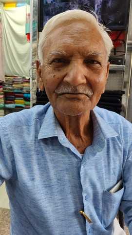 पूर्व लेफ्टिनेंट, गुलजार सिंह मुल्तानी ।