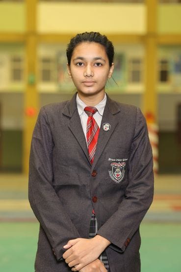 13जेएनडी11-10वीं और 12वीं का बेहतर परिणाम आने पर इंडस पब्लिक स्कूल में खुशी जाहिर करते विद्यार्