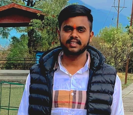 साक्षी चौहान, सकोह निवासी।