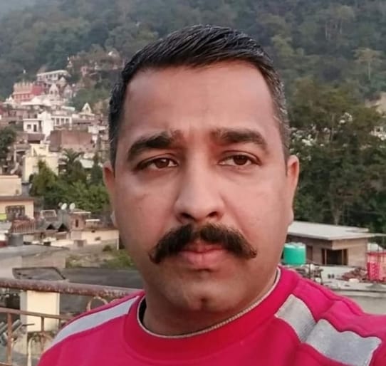 साक्षी चौहान, सकोह निवासी।