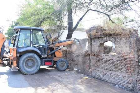 चौड़ीकरण की कार्यवाही की। 