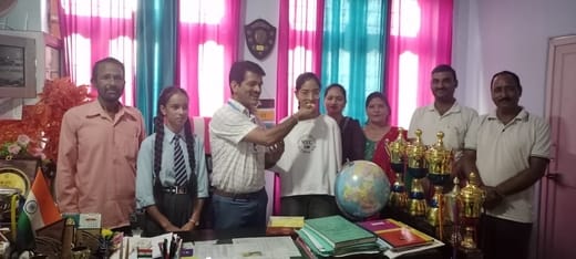 राधा कृष्णा पब्लिक स्कूल घंडालवीं की कंचन शर्मा रैंक दसवां। संवाद राधा कृष्णा पब्लिक स्कूल घंडालवीं की कंचन शर्मा रैंक दसवां। संवाद
