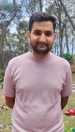 शहीद स्मारक धर्मशाला में लगाई कलाकृतियां। संवाद शहीद स्मारक धर्मशाला में लगाई कलाकृतियां। संवाद