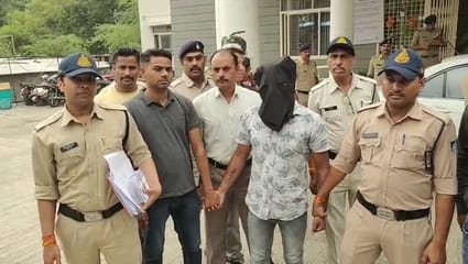  संतोष कोरी, जीआरपी एसपी