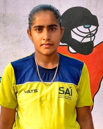 16जेएनडी10-डूमरखा कलां में खेल नर्सरी में अभ्यास करते हुए हॉकी खिलाड़ी। संवाद 16जेएनडी10-डूमरखा कलां में खेल नर्सरी में अभ्यास करते हुए हॉकी खिलाड़ी। संवाद
