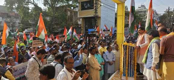 घोड़े पर सवार होकर निकले मुख्यमंत्री डॉ यादव
