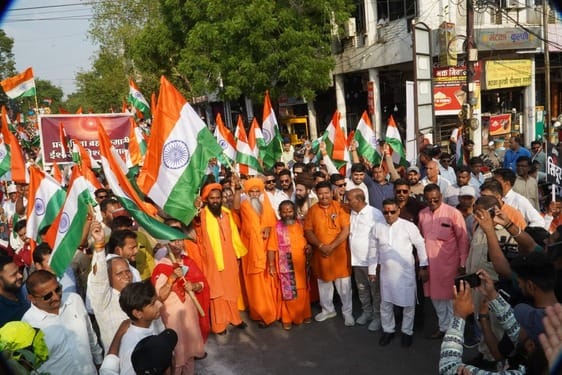 घोड़े पर सवार होकर निकले मुख्यमंत्री डॉ यादव