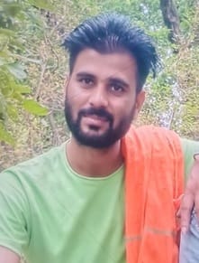 अफजलगढ़ क्षेत्र में गंगा में डूबने से युवक की मौत पर विलाप करते परिजन संवाद अफजलगढ़ क्षेत्र में गंगा में डूबने से युवक की मौत पर विलाप करते परिजन संवाद