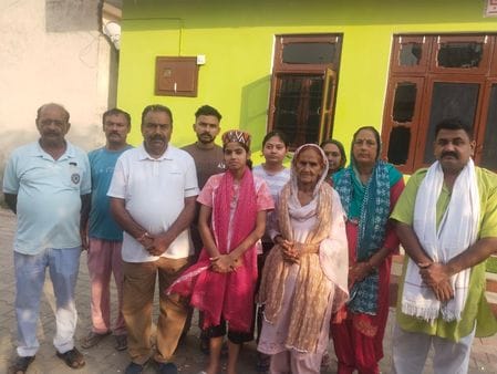 जिला पार्षद सुशील कालिया दस जमा दो विज्ञान संकाय की स्टेट टॉपर महक एवम स्टेट में तीसरे स्थान पर