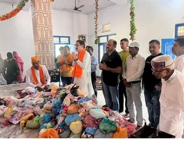 पत्र पूजा के उपलक्ष्य पर गुग्गा छतरी मंदिर सलोह में लगा श्रद्धालुओं का तांता। -स्त्रोत : संवाद