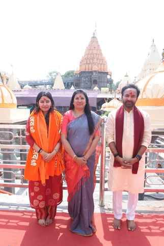 कोयला एवं खान मंत्री ने किए दर्शन