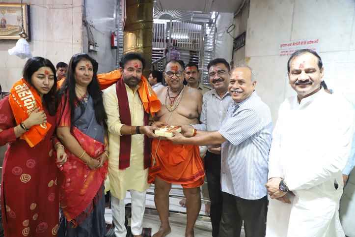 कोयला एवं खान मंत्री ने किए दर्शन