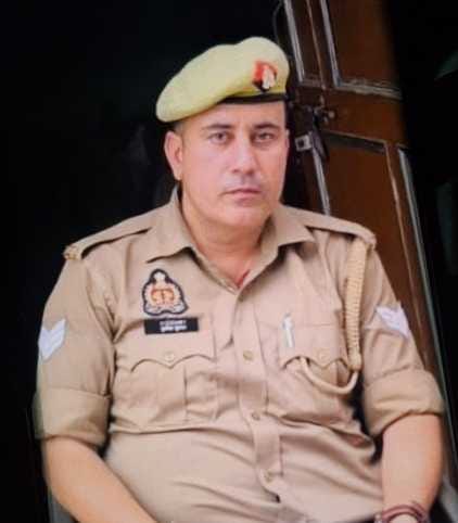 बिजनौर में तेज आंधी और बारिश से इंदिरा पार्क के पास गिरा पेड़ संवाद बिजनौर में तेज आंधी और बारिश से इंदिरा पार्क के पास गिरा पेड़ संवाद