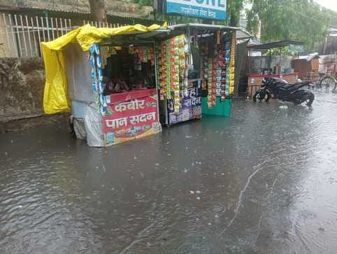 बारिश से शहर हुआ तरबतर,निचले इलाकों में पानी भरा