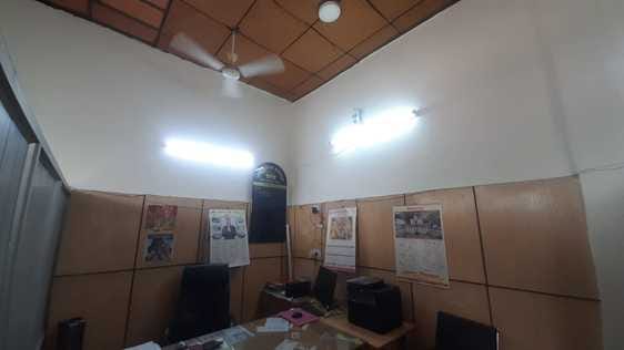 नगर निगम हमीरपुर के सहायक आयुक्त के कमरे चल रहा एसी जबकि अधिकारी कमरे में नहीं हैं। संवाद। नगर निगम हमीरपुर के सहायक आयुक्त के कमरे चल रहा एसी जबकि अधिकारी कमरे में नहीं हैं। संवाद।