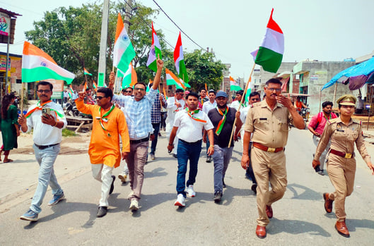 दहगवां में तिरंगा यात्रा निकालते भाजपाई। संवाद दहगवां में तिरंगा यात्रा निकालते भाजपाई। संवाद