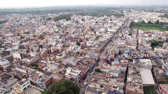 23जेएनडी24-सफीदों के ऐतिहासिक महाभारत कालीन नागक्षेत्र सरोवर व मंदिर का फोटो। संवाद