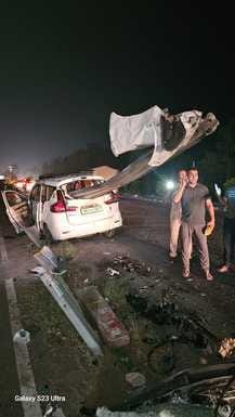 अंबाला-दिल्ली हाईवे पर मोहड़ा के पास क्षतिग्रस्त कार के बीच में से निकली हाईवे की रेलिंग: सोशल अंबाला-दिल्ली हाईवे पर मोहड़ा के पास क्षतिग्रस्त कार के बीच में से निकली हाईवे की रेलिंग: सोशल