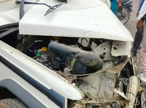 इस तरह से बोलेरो गाड़ी के परखच्चे उड़ गए