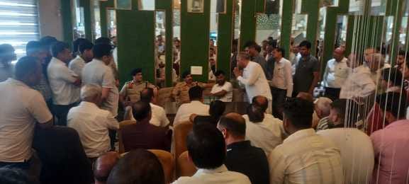 नारायणगढ़ में गोयल स्वीट्स पर गोलियां चलाने वाले बदमाश बाइक पर जाते हुए सीसीटीवी में हुए कैद: स नारायणगढ़ में गोयल स्वीट्स पर गोलियां चलाने वाले बदमाश बाइक पर जाते हुए सीसीटीवी में हुए कैद: स