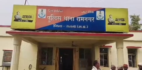 पुलिस गिरफ्त में अरोपी (फोटो : अमर उजाला)