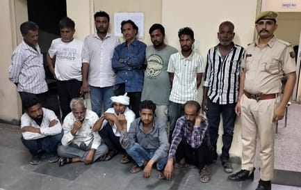 पुलिस गिरफ्त मे सटोरिए पुलिस गिरफ्त मे सटोरिए