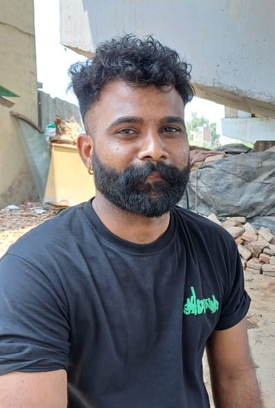 अंबाला छावनी के बारह क्रॉस रोड पर गंदगी से अटा पड़ा नाला। संवाद