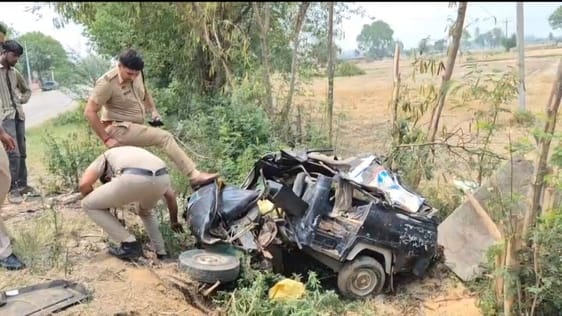 फोटो :10: सोनीपत के गांव बुटाना के पास हुए हादसे के बाद नागरिक अस्पताल में उपचाराधीन घायल। संवा फोटो :10: सोनीपत के गांव बुटाना के पास हुए हादसे के बाद नागरिक अस्पताल में उपचाराधीन घायल। संवा