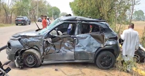 फोटो :10: सोनीपत के गांव बुटाना के पास हुए हादसे के बाद नागरिक अस्पताल में उपचाराधीन घायल। संवा फोटो :10: सोनीपत के गांव बुटाना के पास हुए हादसे के बाद नागरिक अस्पताल में उपचाराधीन घायल। संवा