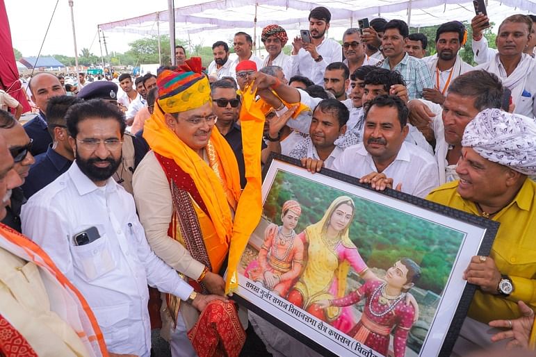 चित्तौड़गढ़ के भूपालसागर में महाराणा प्रताप की प्रतिमा आवरण समारोह में पहुंचे मुख्यमंत्री भजनला